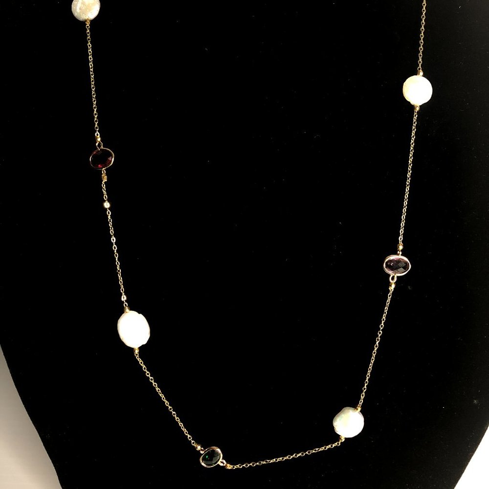 Long necklace in gold and  Freshwater pearls